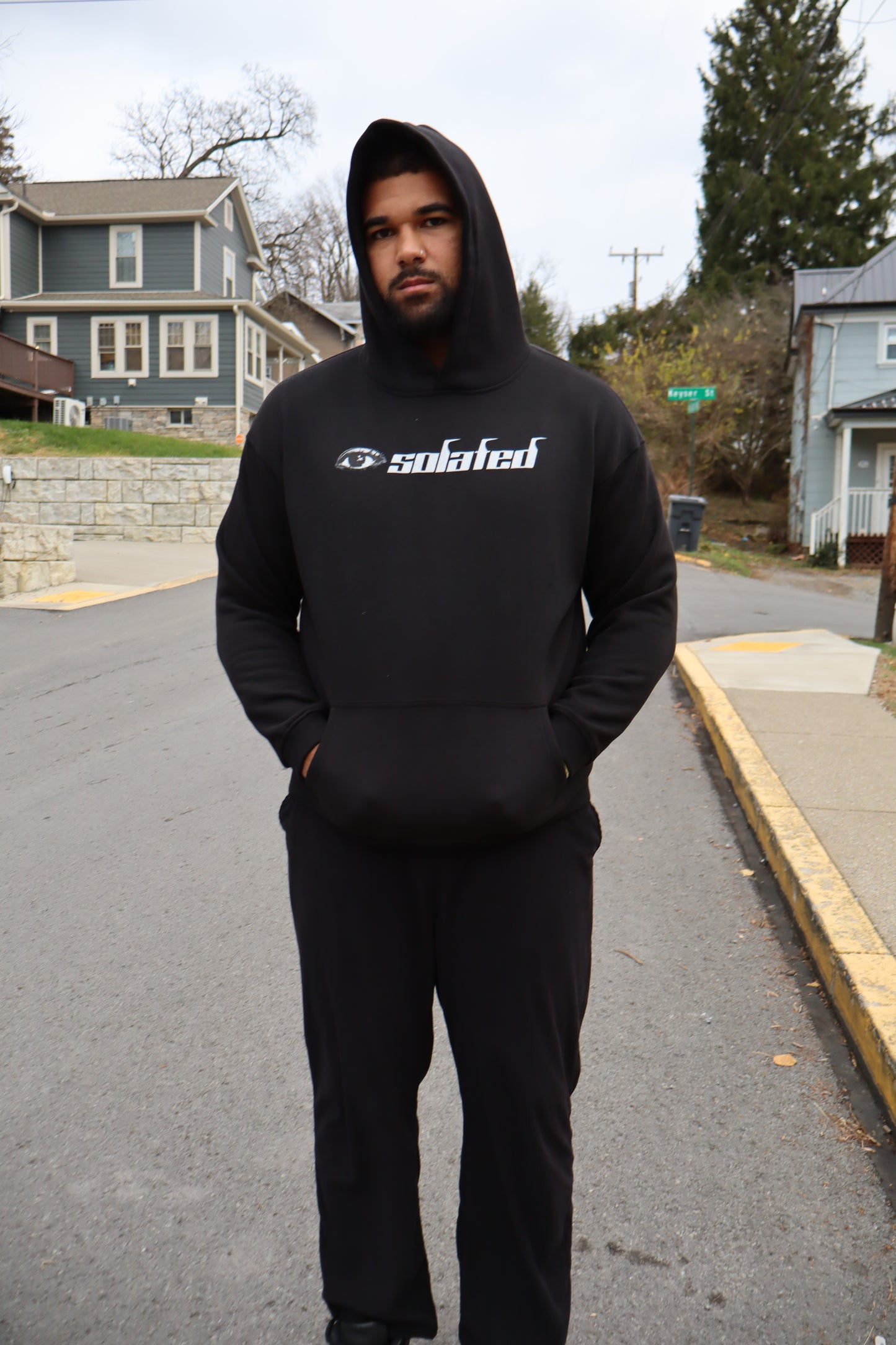 👁️ BLACK HOODIE